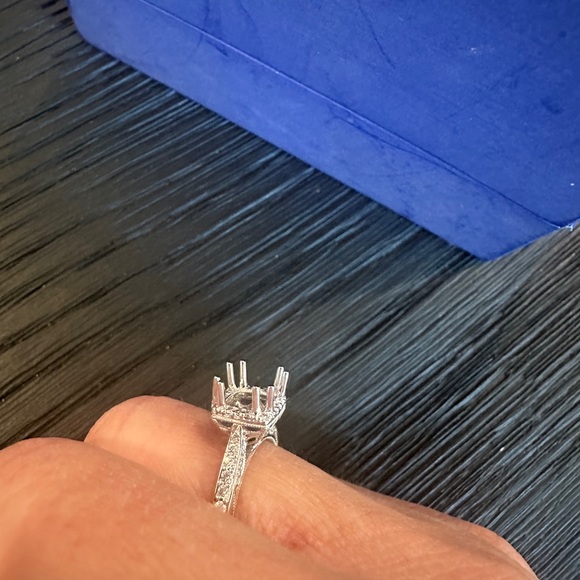 Tacori Dantela Princess Bloom Halo Engagement setting - refurbished and like new - Picture 5 of 15